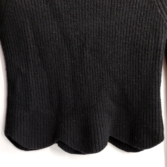 Aritzia WILFRED Sardou Scallop Hem Crop Sweater‎ - Picture 10 of 12